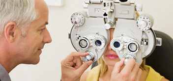 profesionales del cuidado de los ojos de pearle vision